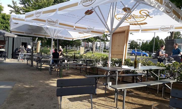 Mole Biergarten Sommerlounge